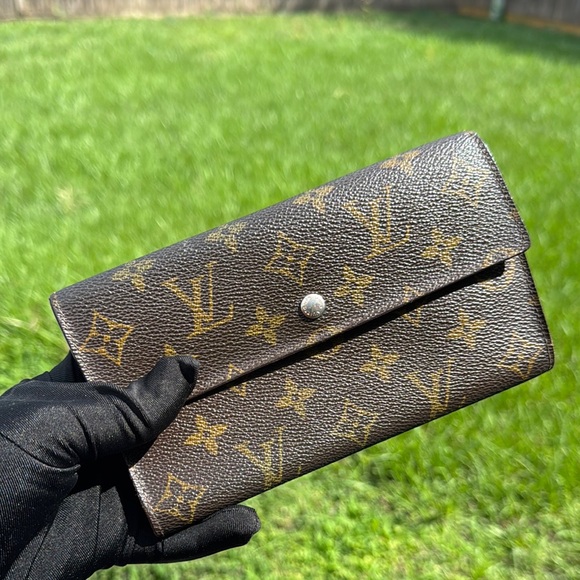 Louis Vuitton Brown Monogram Key & Card Holder